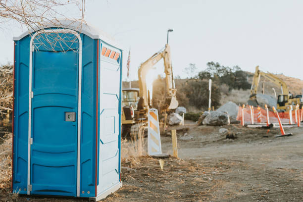 Porta potty delivery and setup in Twin Lakes, VA